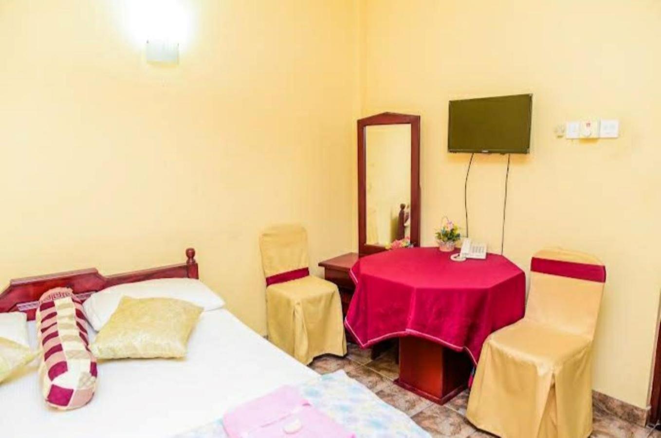 Kandy Paradise Hotel & Spa Gelioya Buitenkant foto