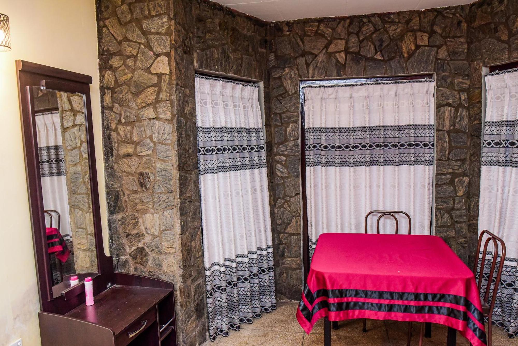 Kandy Paradise Hotel & Spa Gelioya Buitenkant foto